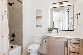 Paradise Shores 8 Bedroom Home