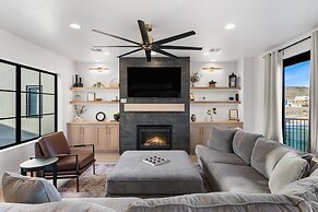 Paradise Shores 8 Bedroom Home