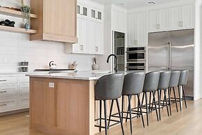 Paradise Shores 8 Bedroom Home