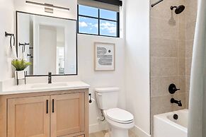 Paradise Shores 8 Bedroom Home