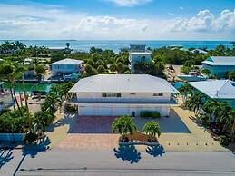 Relaxing 2/2 Get Away In The Lower Keys! 2 Bedroom Home by Redawning
