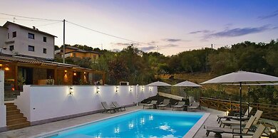 Dominella - Apartment With Pool in Cilento