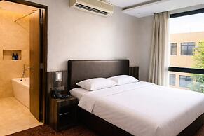 AMRISE HOTEL KITCHENER