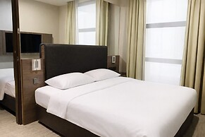 AMRISE HOTEL KITCHENER