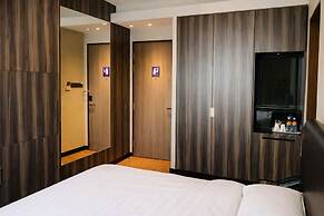 AMRISE HOTEL KITCHENER