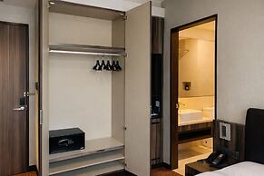 AMRISE HOTEL KITCHENER