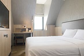 AMRISE HOTEL KITCHENER
