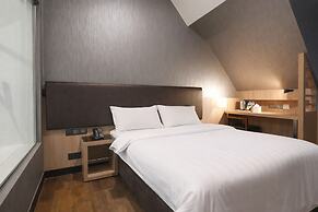 AMRISE HOTEL KITCHENER