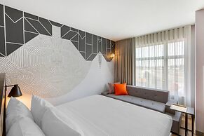 Cambria Hotel Spokane Airport