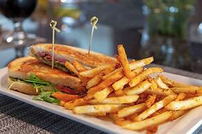 Cambria Hotel Spokane Airport