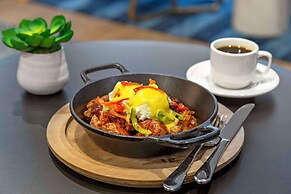 Cambria Hotel Spokane Airport