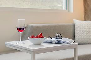 Cambria Hotel Burbank Airport