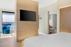 Cambria Hotel Burbank Airport