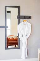 Cambria Hotel Burbank Airport