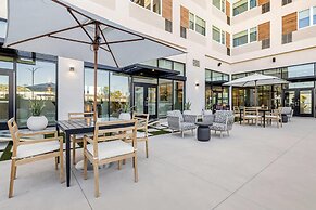 Cambria Hotel Burbank Airport