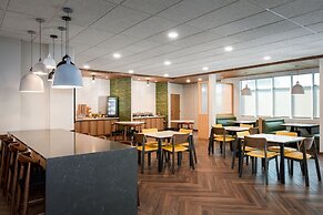 Fairfield by Marriott Inn & Suites Omaha at MH Landing