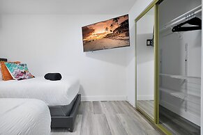 Jungle Getaway Wynwood Massage shower BBQ Patio