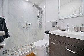 Jungle Getaway Wynwood Massage shower BBQ Patio