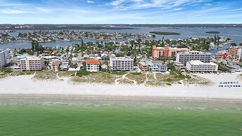 The Villas at Madeira near the Beach
