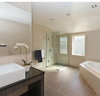 Lakeside Health & Wellness Resort