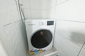 Bayside 4-BRM Home near Mentone