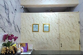 Queen Room 2 @ Grand Center Point Apartment