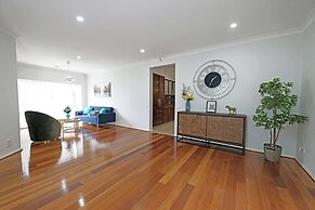 Hallam 5BRM Rental Entire House