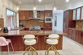 Hallam 5BRM Rental Entire House