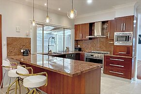 Hallam 5BRM Rental Entire House