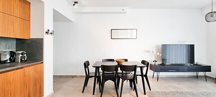 Geula Etoile in Tel Aviv-yafo