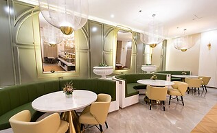 UMA Hotel and Residences