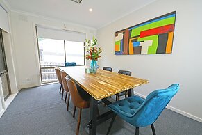 Maroondah 3BR Brick House