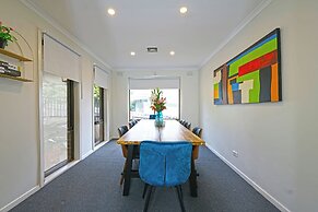 Maroondah 3BR Brick House