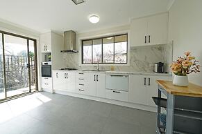 Maroondah 3BR Brick House