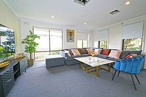 Maroondah 3BR Brick House