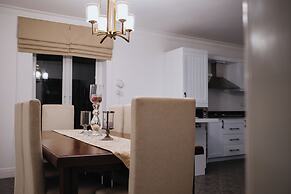 Tudor Barn - Little England Cottages