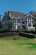 Tudor Barn - Little England Cottages