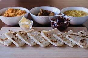 Tudor Barn - Little England Cottages