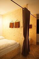 Khok Samet Chun Hostel