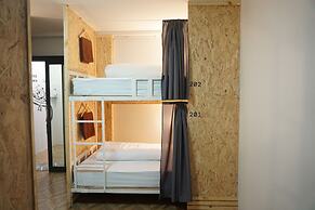 Khok Samet Chun Hostel