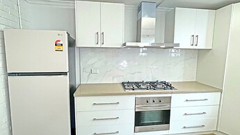 Pet Friendly Ringwood 3BR Home Parking