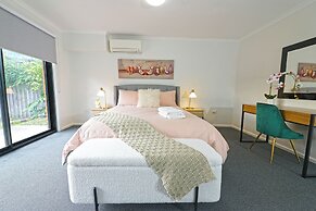 Pet Friendly Ringwood 3BR Home Parking