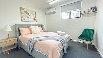 Pet Friendly Ringwood 3BR Home Parking