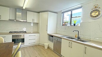 Pet Friendly Ringwood 3BR Home Parking