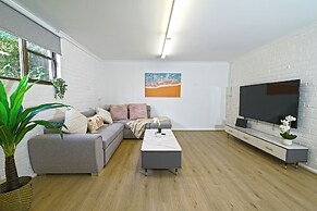 Pet Friendly Ringwood 3BR Home Parking