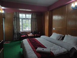 Hotel Tawang Holiday
