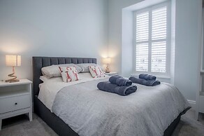 No. 6 Croft House - 1 Bedroom Apartment - Tenby