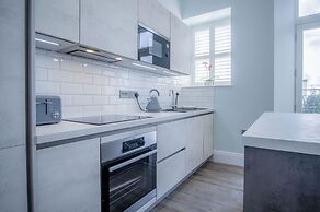 No. 6 Croft House - 1 Bedroom Apartment - Tenby