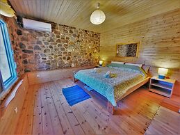 Eco Secluded Hand Built Stone House in an Oasis