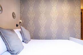 Donna Consiglia Design Apartment by Wonderful Italy